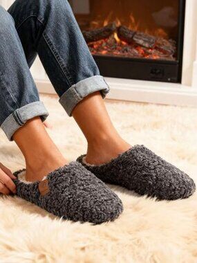 EverFoams Women’s Fuzzy Slippers Slip-on Memory Foam Indoor House Shoes